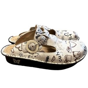 Alegria Classic Clog Womens Scribble print crackle size 7 US/EUR 38